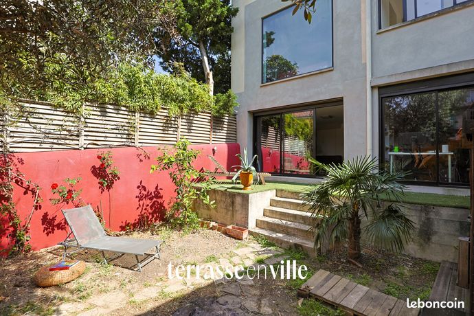 Maison 7 pièces 221 m² — 2