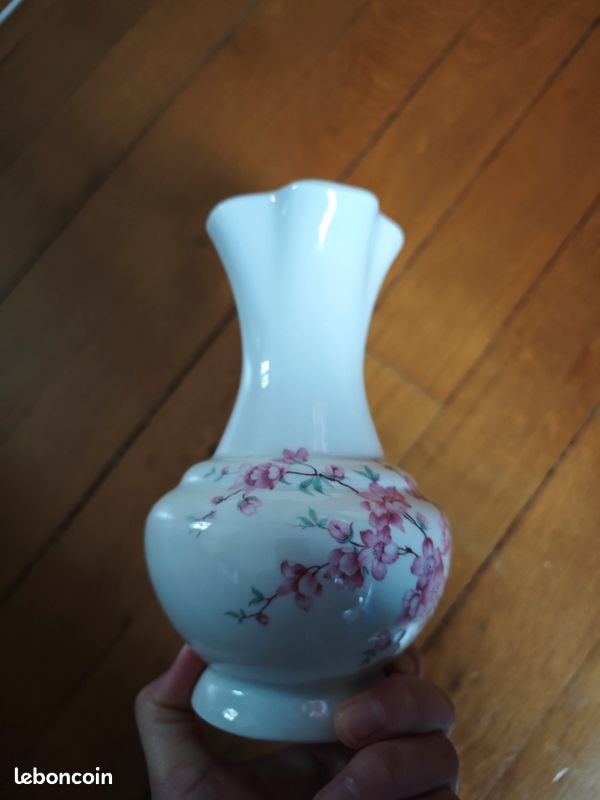 Joli vase porcelaine de Limoge (image 5)