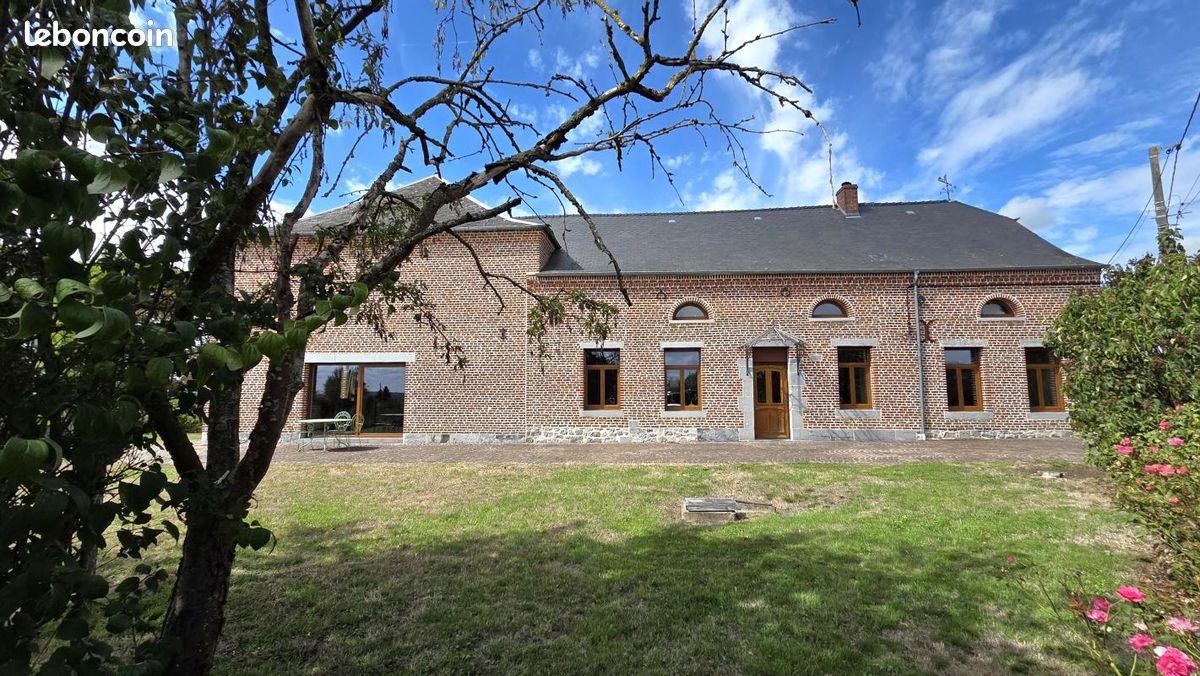 Maison 8 pièces 242 m² · à Cartignies · 242 m² · 345 000 €