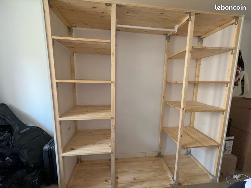 Dressing / penderie ouverte en bois avec étagères (image 5)