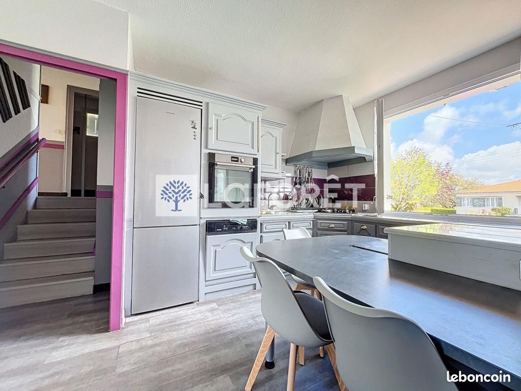 Maison 6 pièces 88 m² - Parthenay 79200 (image principale 3)