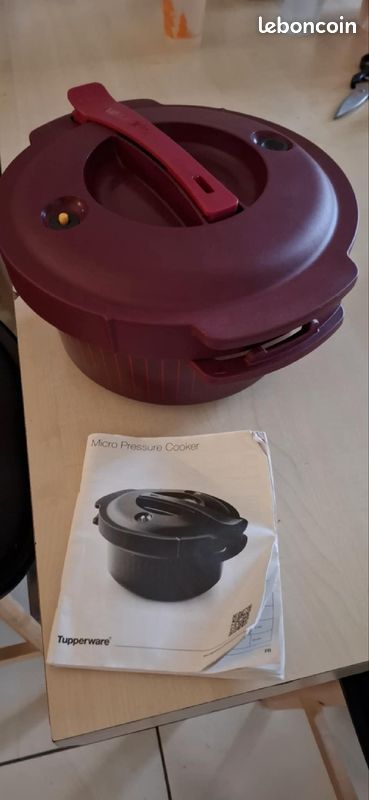 Cocotte micro ondes Tupperware Neuve avec son sac de rangement (image 2)