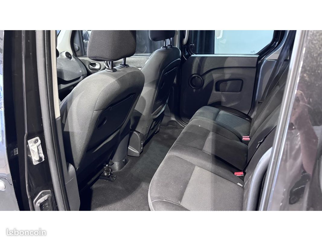 RENAULT KANGOO 1.2 TCe 16V 115 cv (image 21)