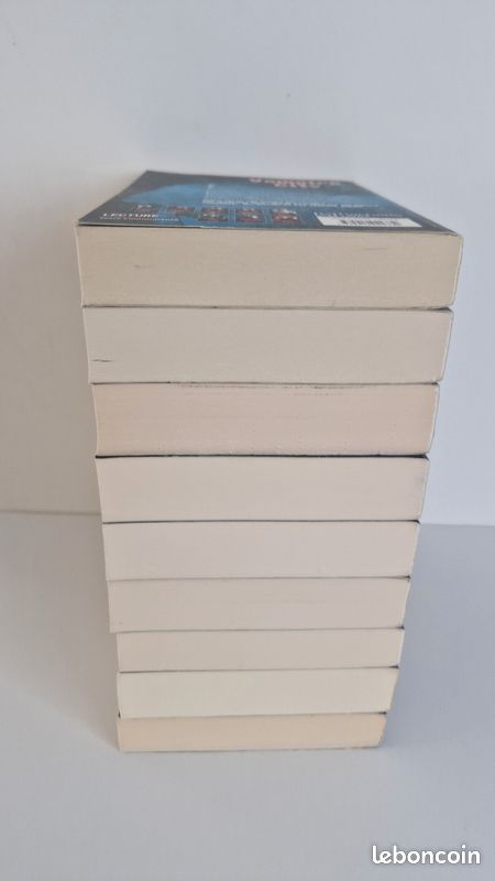 Lot Livres grand format vampire city tome 1 a 9 de rachel caine (image 6)