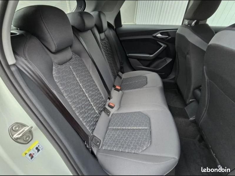 Audi A1 Sportback 30 TFSI 116ch S line S tronic 7 (image 16)