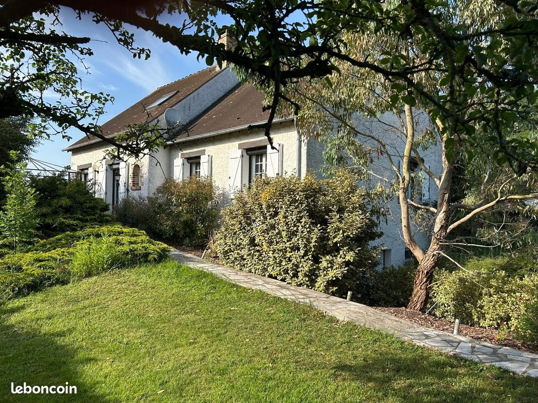 Maison 5 pièces 160 m² · à Varennes-Jarcy · 160 m² · 475 000 €
