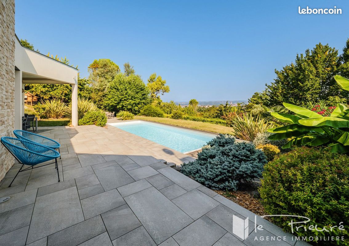 Maison 7 pièces 219 m² · à Puygouzon · 219 m² · 790 000 €