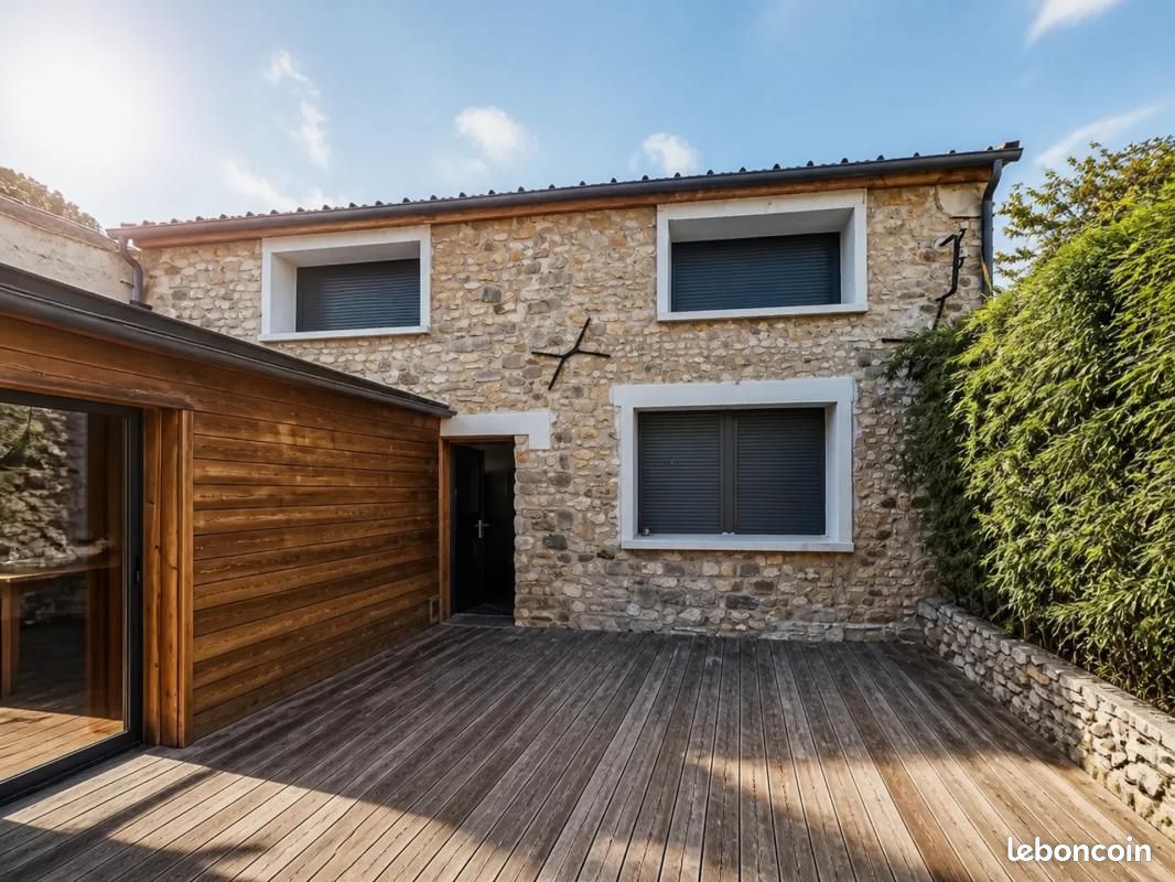 Maison 8 pièces 193 m² · à Villeneuve-sur-Auvers · 193 m² · 364 000 €