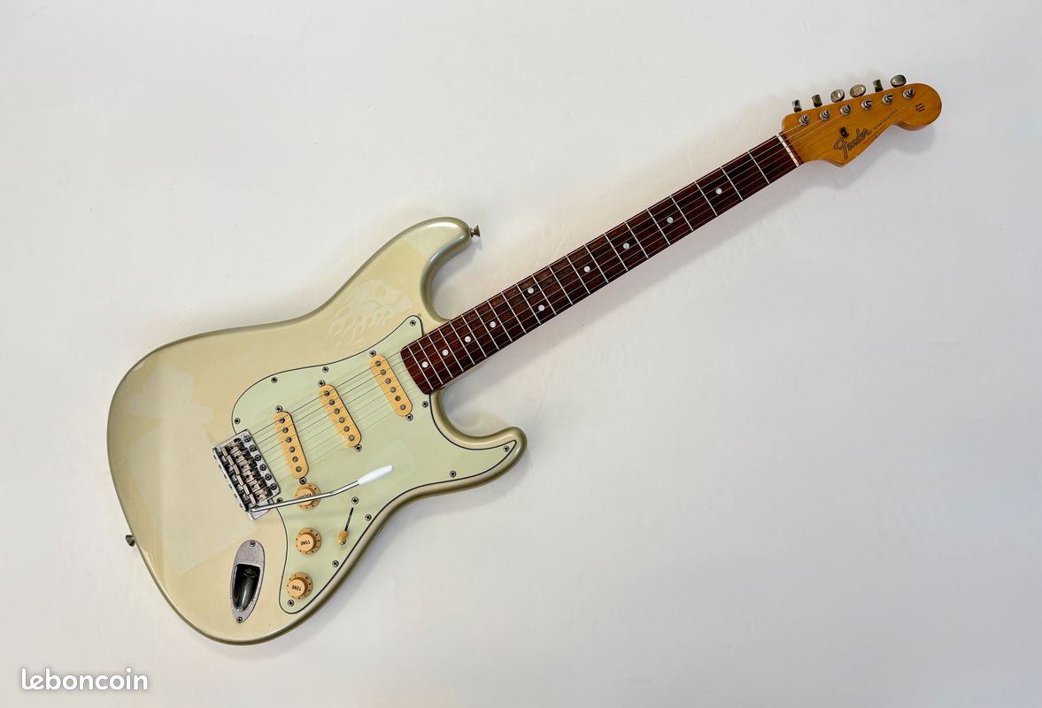 Fender Stratocaster ST-65 Inca Silver 1995-1996 Japan (image 1)