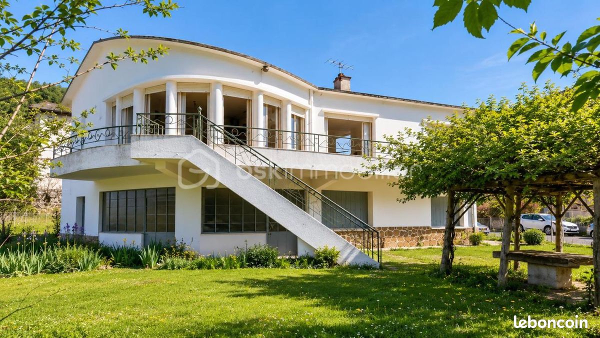 Maison 10 pièces 200 m² · à Saint-Pons-de-Thomières · 200 m² · 140 000 €
