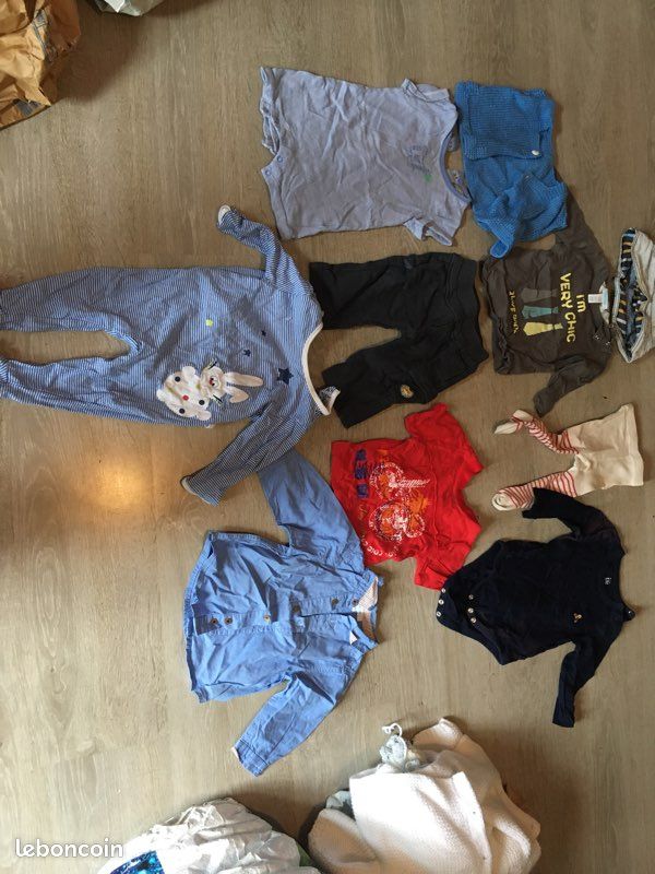 Lot vêtements bébé 6 mois,Pyjama, body, pantalon, chemise jacadi (image 1)
