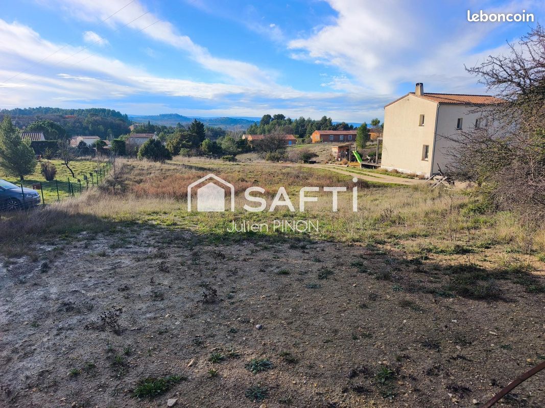 Terrain 1029 m² · à Saint-Saturnin-lès-Apt · 1 029 m² · 111 000 €