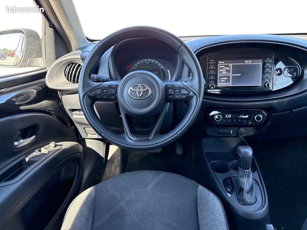 Toyota Aygo X 1.0 VVT-i 72ch Dynamic S-CVT MY23 (image 17)
