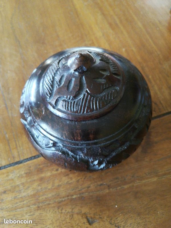 Une boîte bois (image 1)