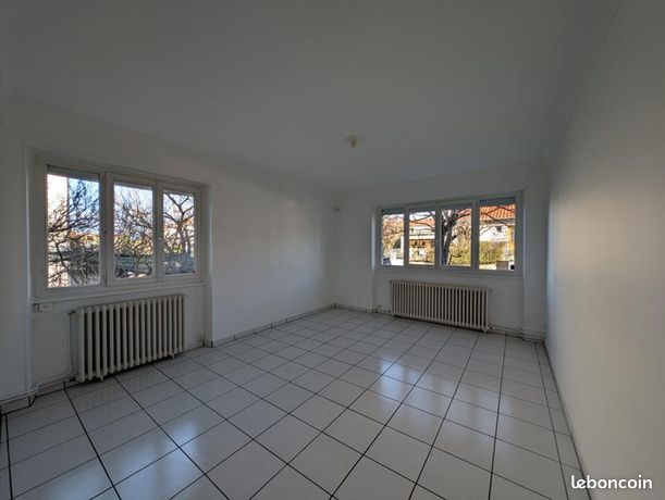 https://img.leboncoin.fr/api/v1/lbcpb1/images/a1/56/a6/a156a6c98409a9d9aba5e427c85bfa40c41136e3.jpg?rule=ad-image