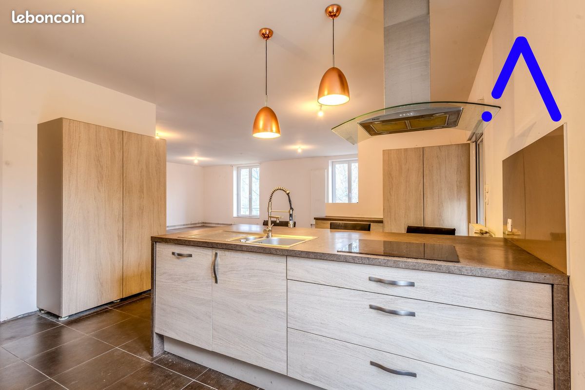Maison 6 pièces 275 m² · à Lunéville · 275 m² · 235 000 €