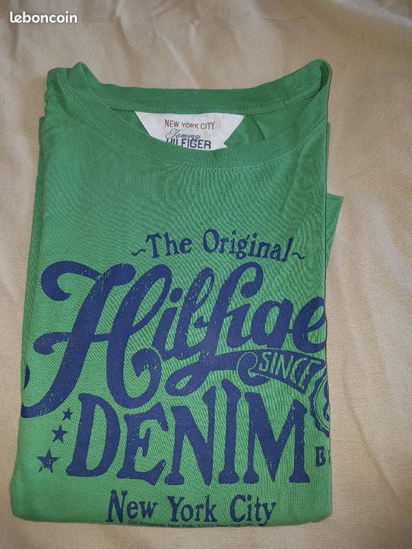 Tee shirt Tommy Hilfinger taille S (image 1)