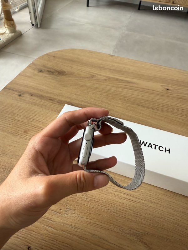 Apple Watch SE (image 8)