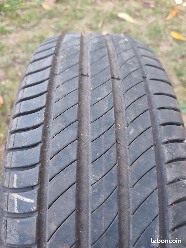 1 pneu 215/55R17 Michelin primacy 4 (image 1)