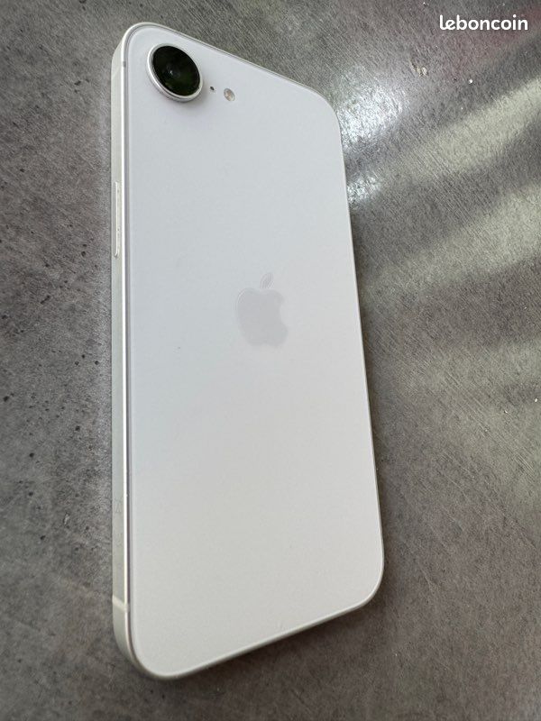 IPhone 16e (image 1)