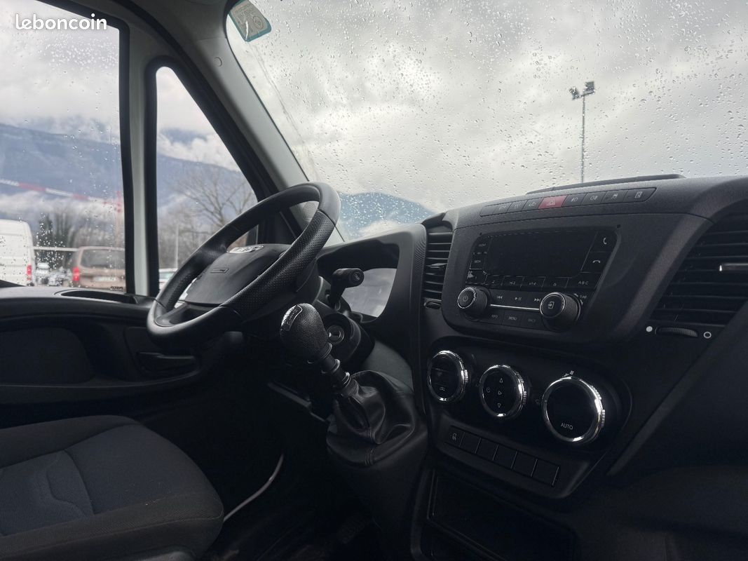 Iveco daily fourgon gn 35 c 14 v11 h2 quad-leaf bvm6 (image 5)