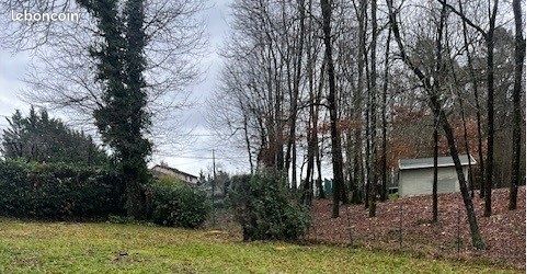 Terrain 1 000 m² Atur · à Boulazac Isle Manoire · 34 000 €