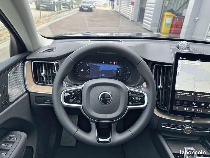 Volvo XC60 T6 Hybride Rechargeable 350ch Ultra Style Dark Geartronic 8 AWD (image 16)