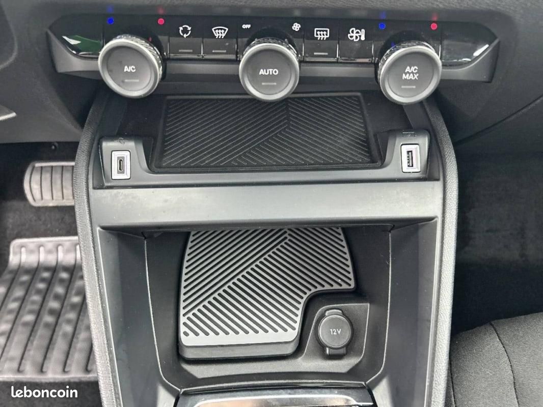 Citroën C4 SOCIETE BLUEHDI 130 EAT8 - PRO BUSINESS R (image 21)