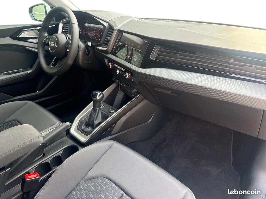 AUDI A1 Sportback 30 TFSI 116 ch S tronic 7 Design (image 9)
