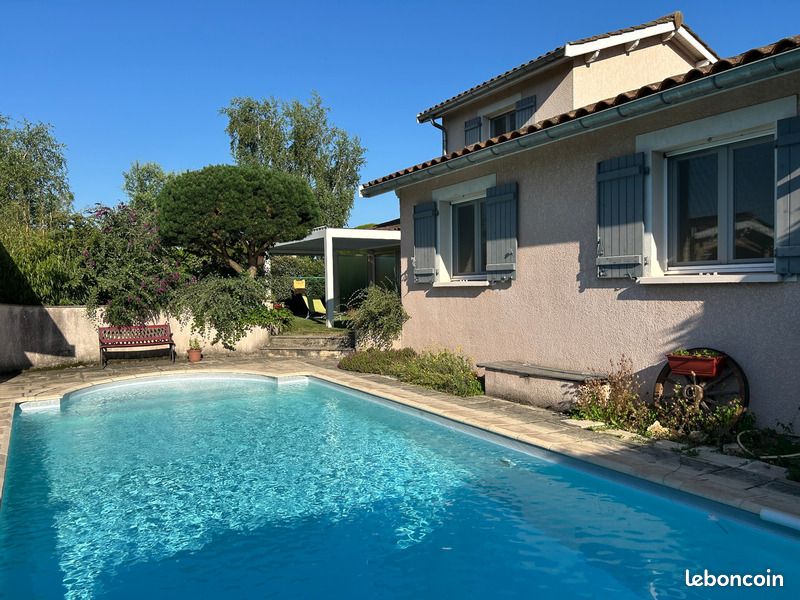 Maison 7 pièces 144 m² · à Savigneux · 144 m² · 499 000 €