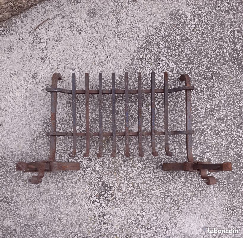 Petite corbeille à feu en fer sur SA - Antiquités décoration