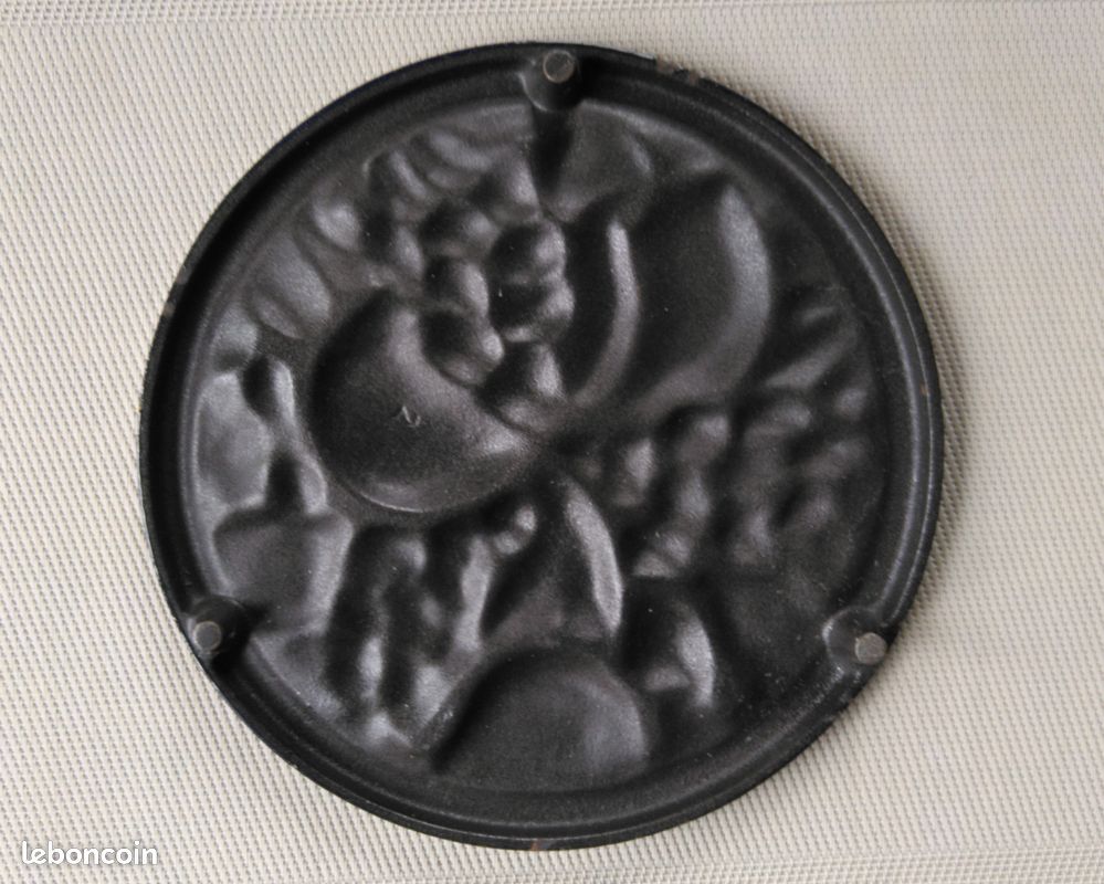 Dessous de plat en fonte à motifs végétaux (image 2)