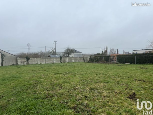 Terrain 700 m² YFFINIAC