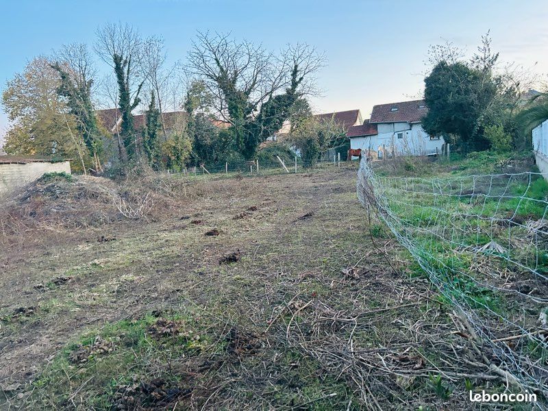Terrain à Tarbes 2363 mètres carrés · 105 000 €