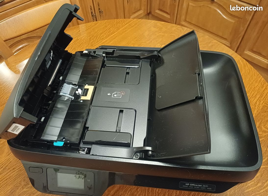 Imprimante HP Officejet 3831 (image 2)