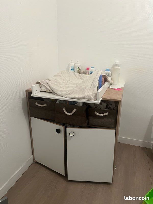Commode (image 2)