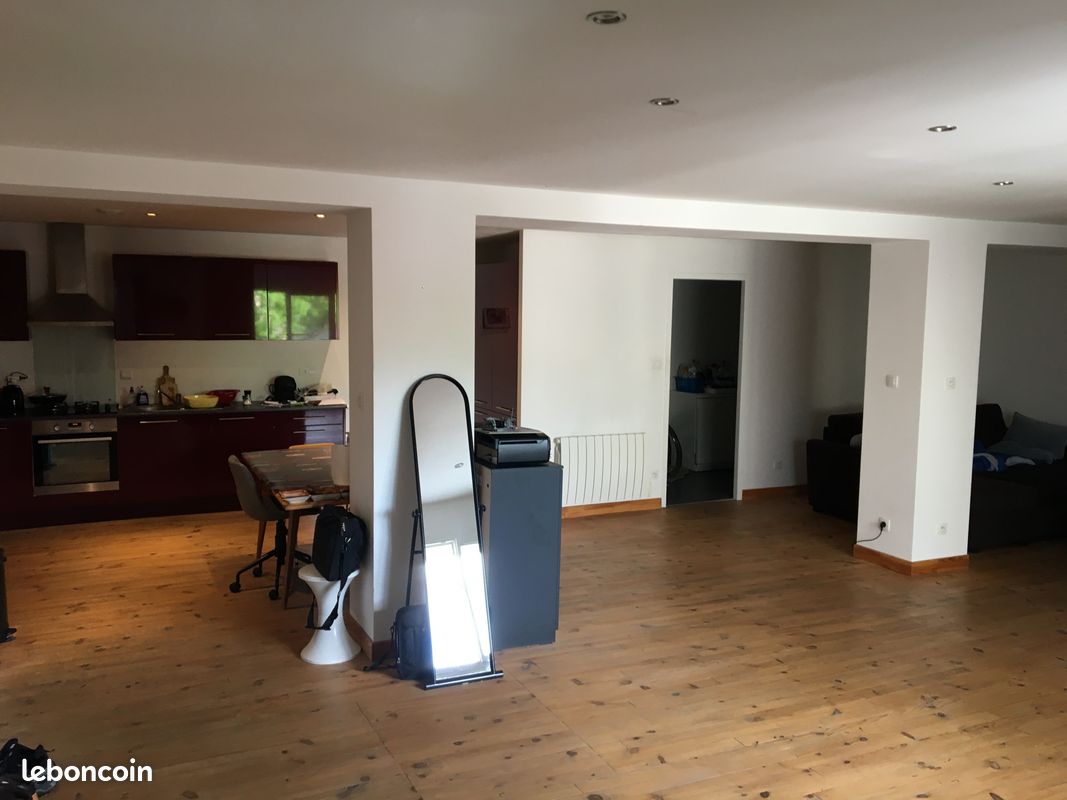 Appartement 5 pièces 135 m² · à Oyonnax · 135 m² · 180 000 €