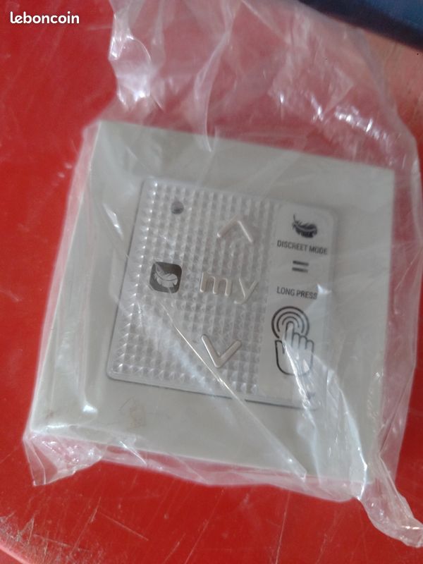 Vend moteur Somfy solaire RS100 6 nm avec télécommande smoove (image 3)