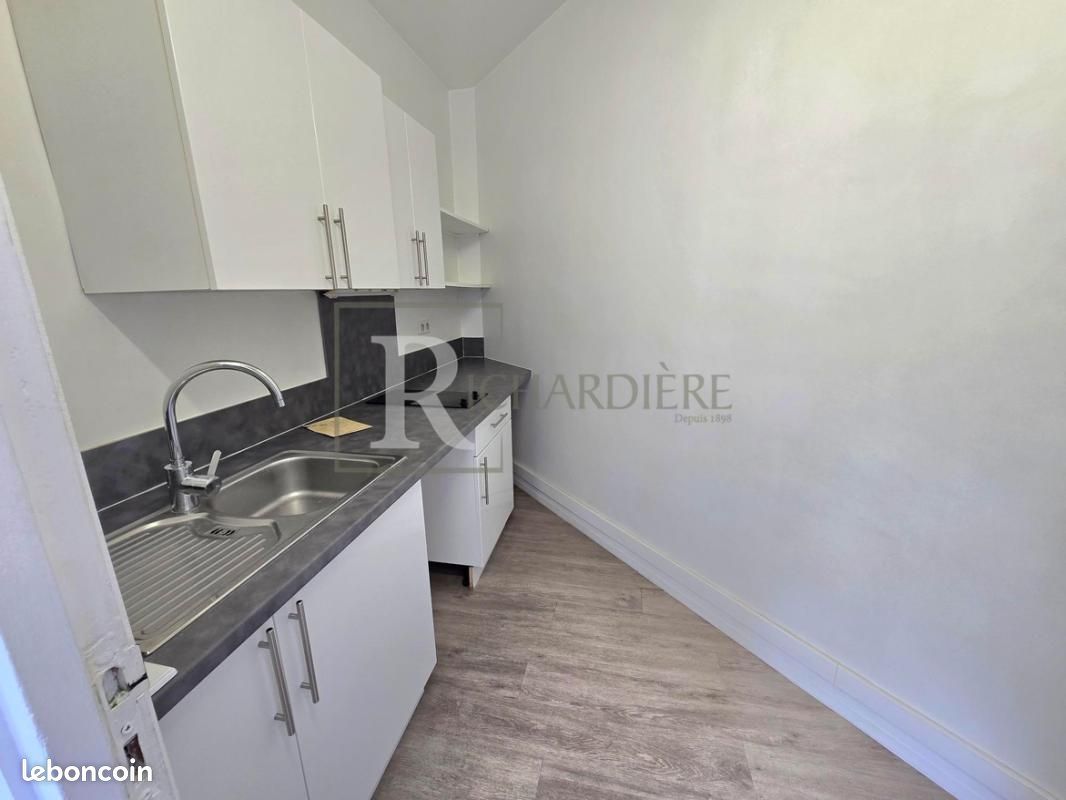 Appartement 1 pièce 21 m² · à Neuilly-sur-Seine · 21 m² · 830 €/mois