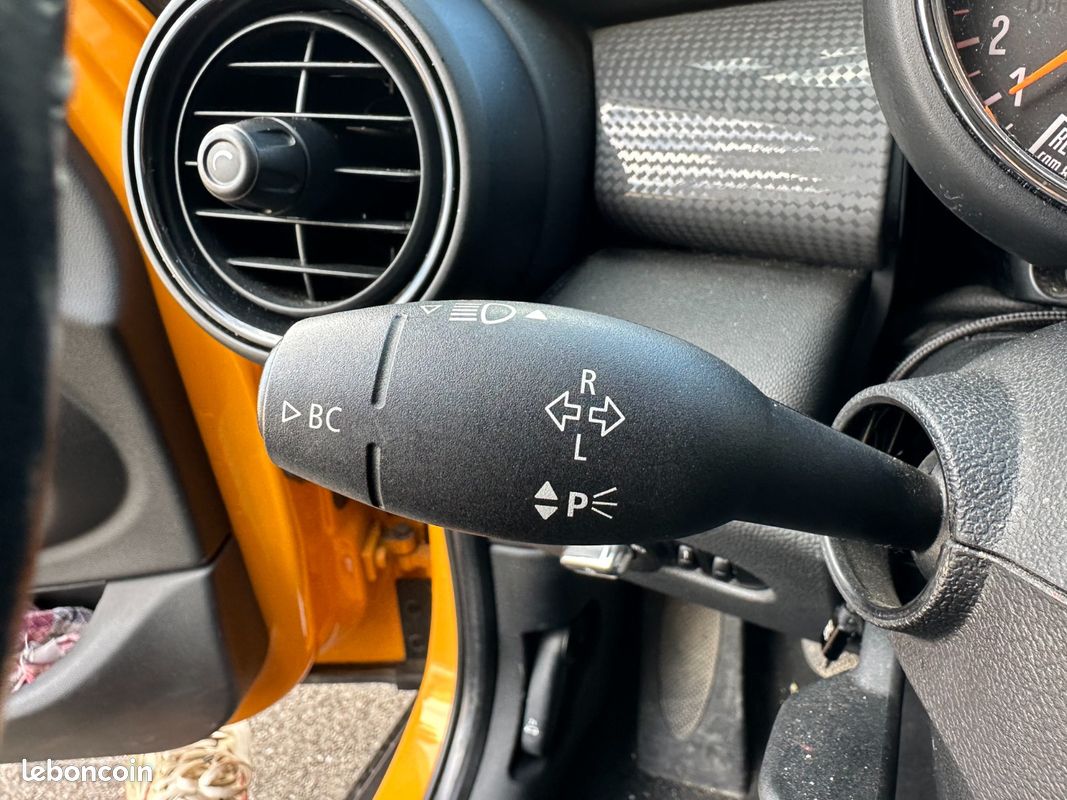 MINI HATCH 5 PORTES Cooper D 116 ch Pack Chili (image 26)