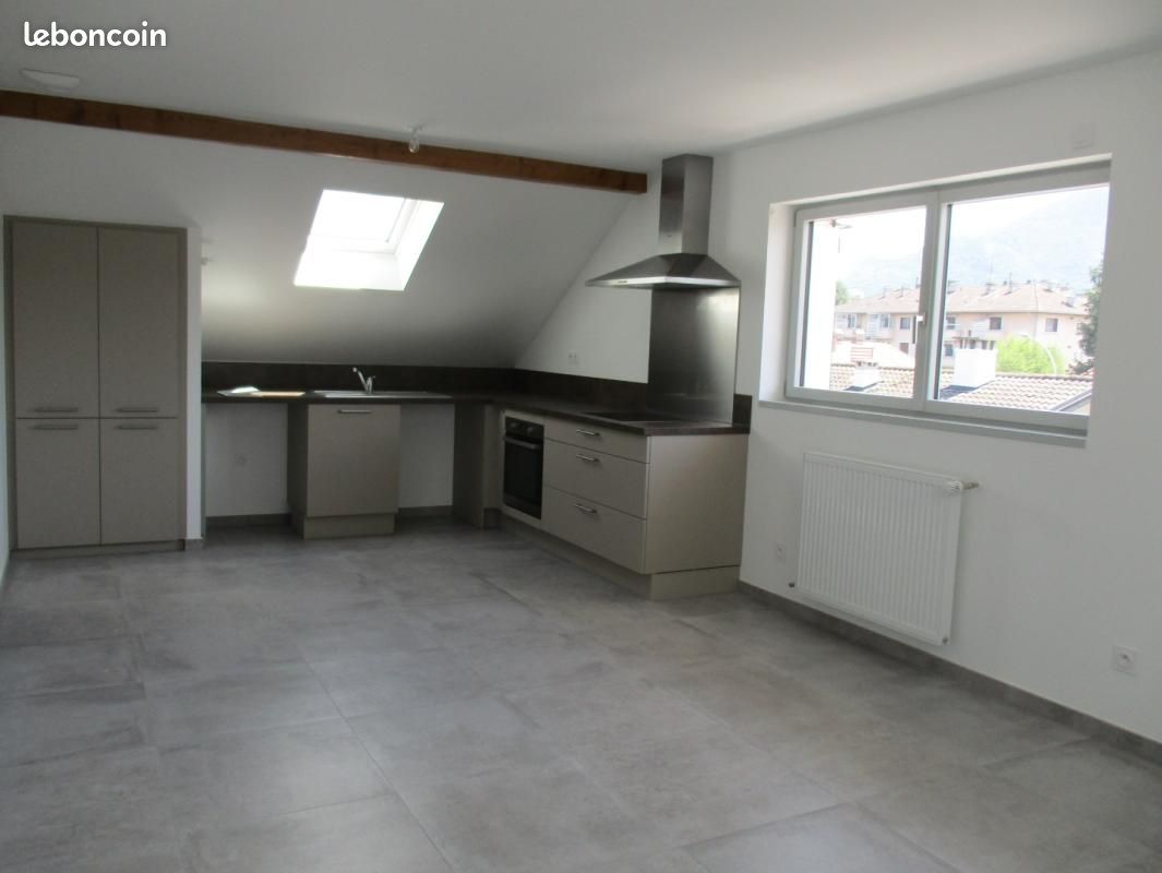Appartement 3 pièces 53 m² · à Annecy · 53 m² · 1 071 €