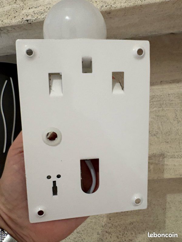 Lot de 3 Appliques intérieures avec ampoules (image 2)
