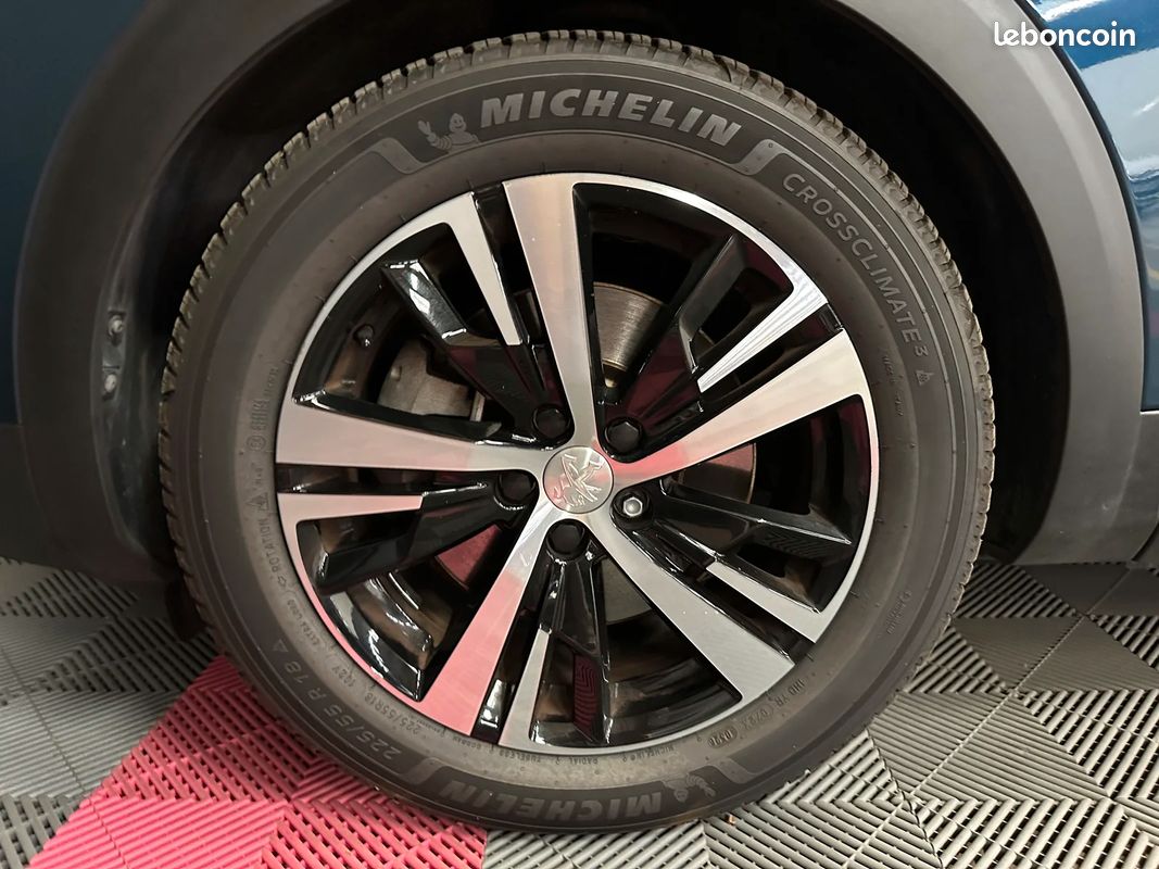 Peugeot 3008 II 1.6 THP Hybrid 225 GT (image 9)