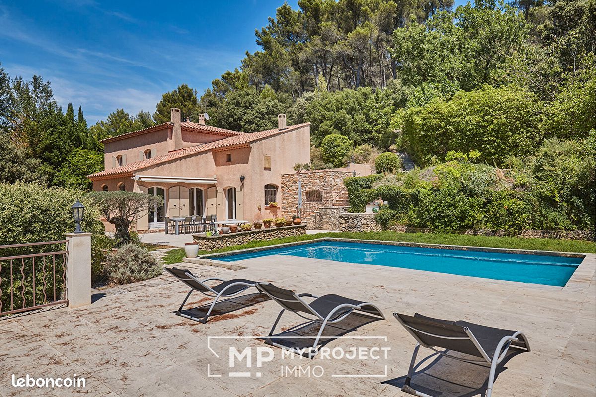 Maison 7 pièces 252 m² · à Bouc-Bel-Air · 252 m² · 1 350 000 €