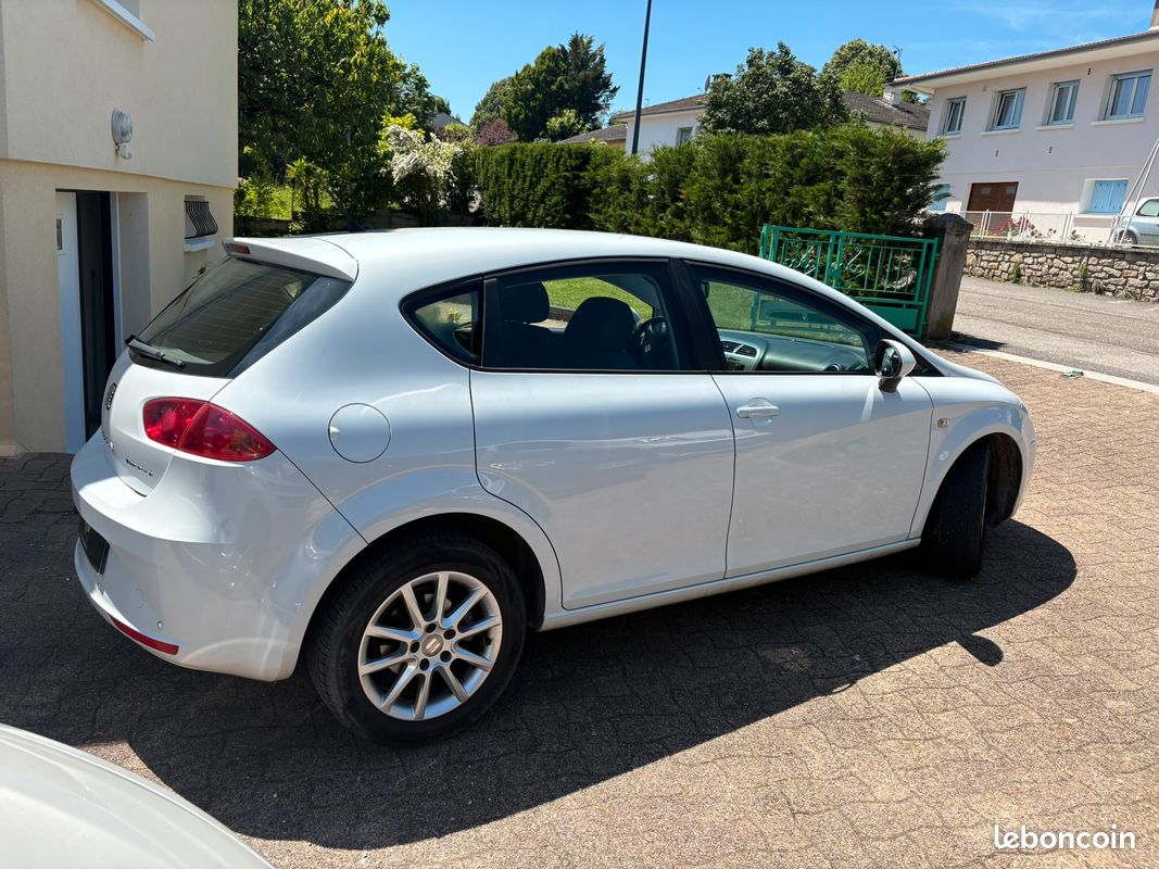 Leon 1.6 TDI 105 Start/Stop Style GARANTIE 12 MOIS (image 2)