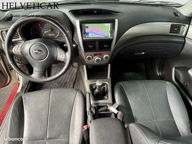 Subaru forester 2.0d 147ch 4x4 awd –attelage - camera - toit ouvrant - garantie 6 mois (image 9)