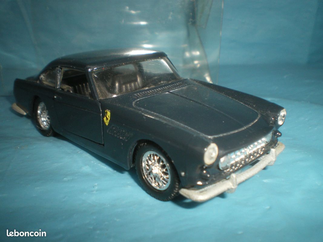 Ferrari 250 GT 2+2 – Solido 123 – Miniature Peu Courante – En Boîte, Occasion