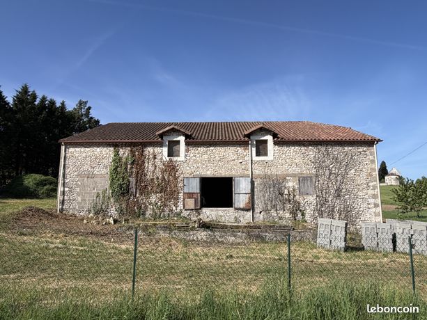 Grange 1 pièce 270 m²
