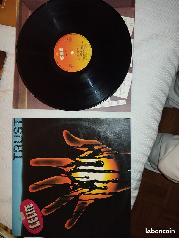 Vinyl Trust (image 1)