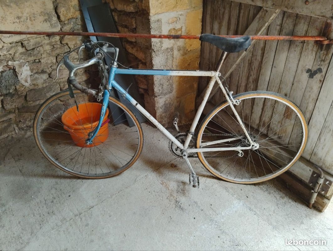 Vélo de course (image 1)